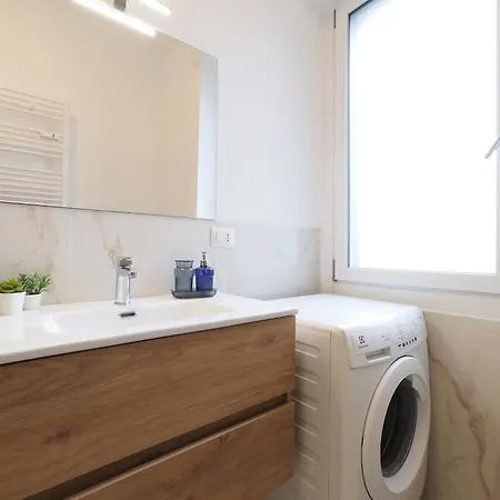 Primopiano - Olgettina Apartamento